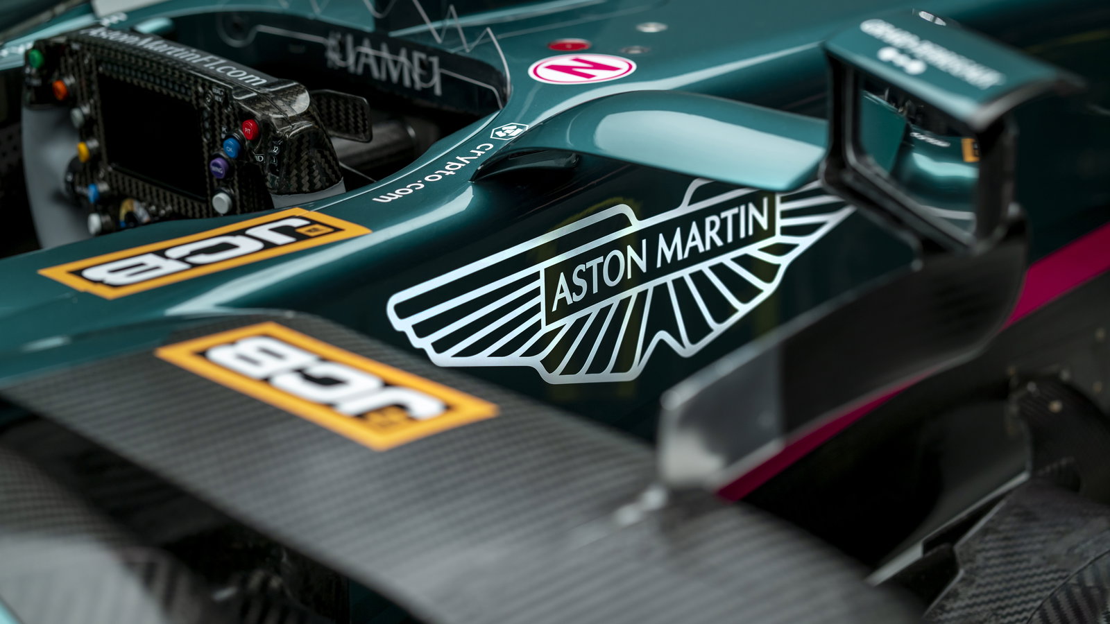 Aston Martin Masterplan, Adopsi Komponen Mercedes Secara